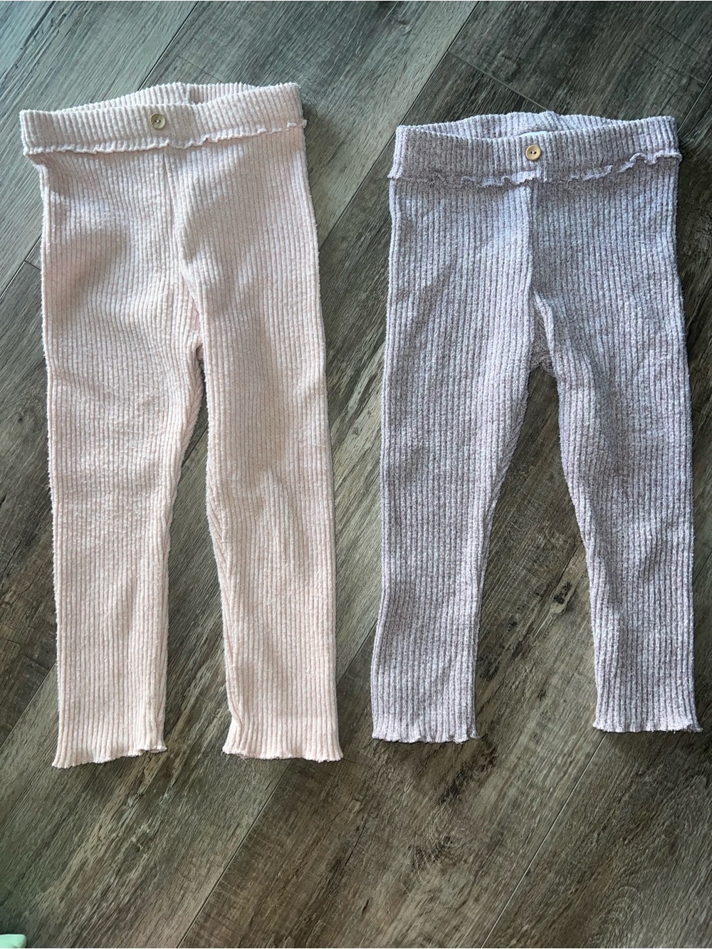 Zara Girls Ribbed Knit Leggings in Light Pink and Light Gray